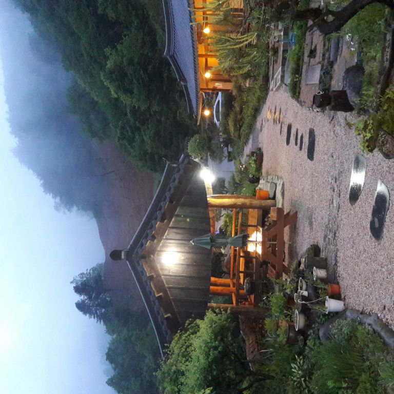 산방풍경